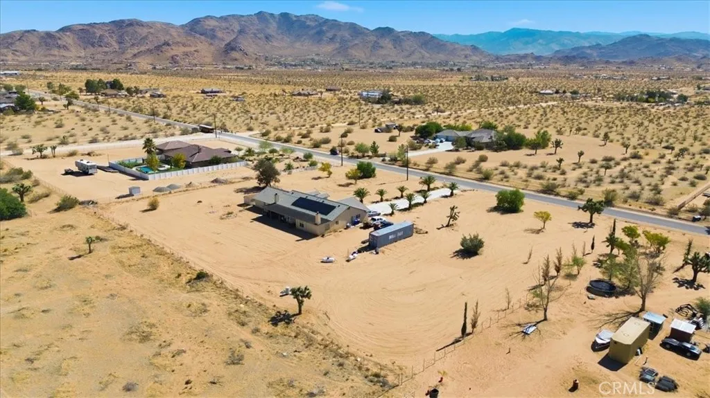 24030 Cahuilla Road, Apple Valley, California 92307 home-pic-45